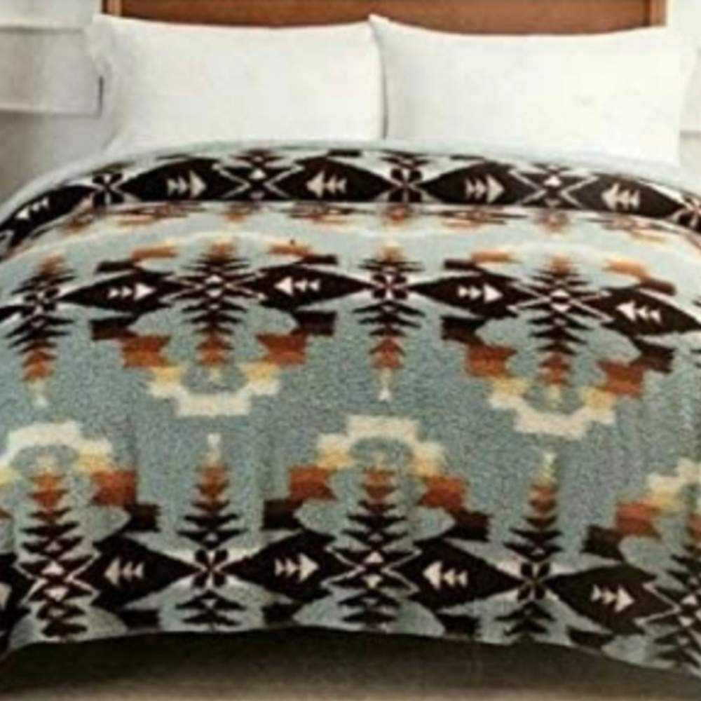 Queen size Pendleton fleece Blanket